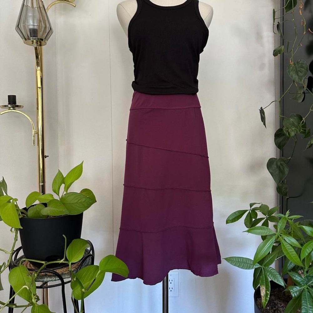 Athleta Althea Midi Skirt Burgundy Purple Tiered Seam Athleisure Small